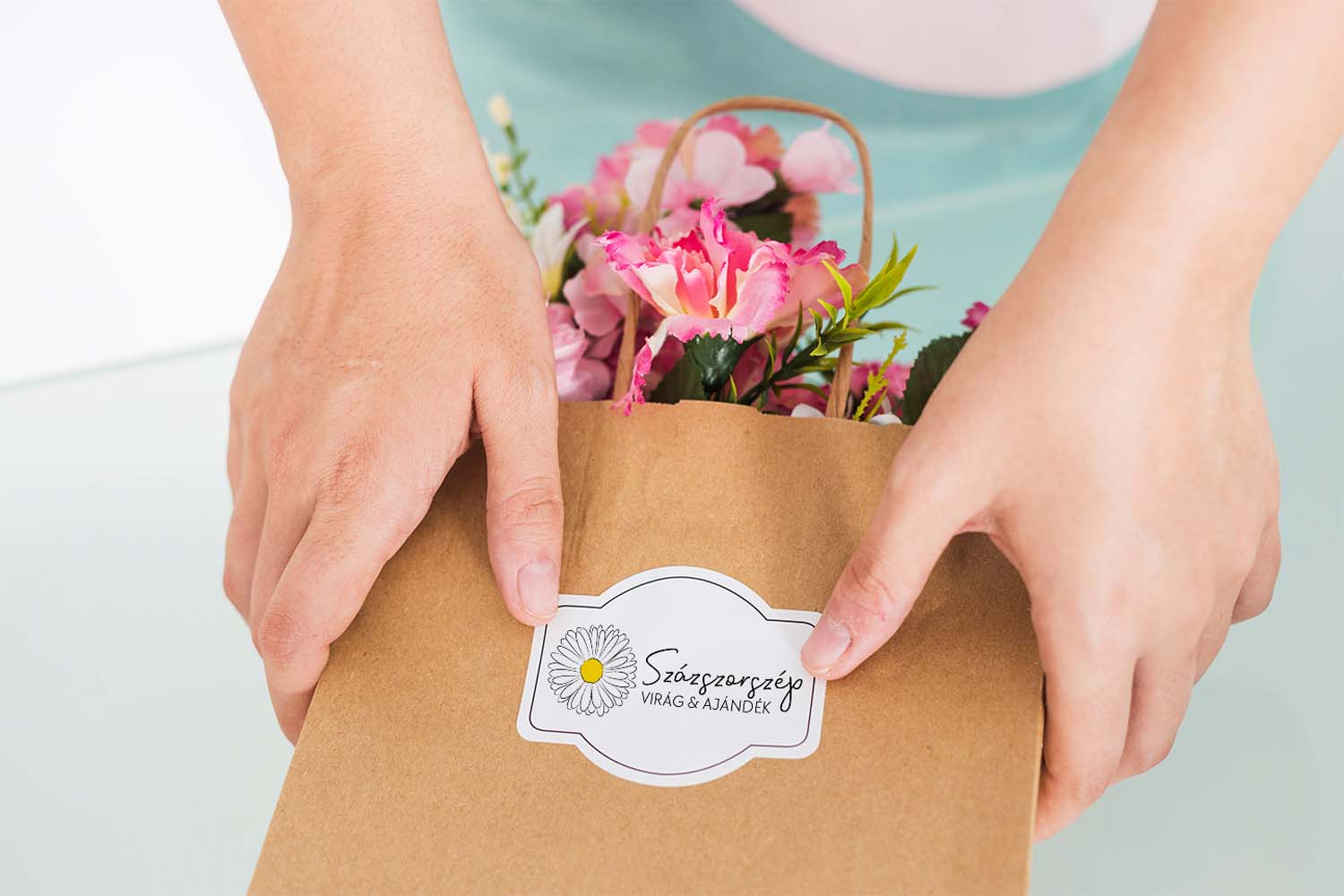 Vásáreczki Csenge grafikus képzés végén leadott portfólió 