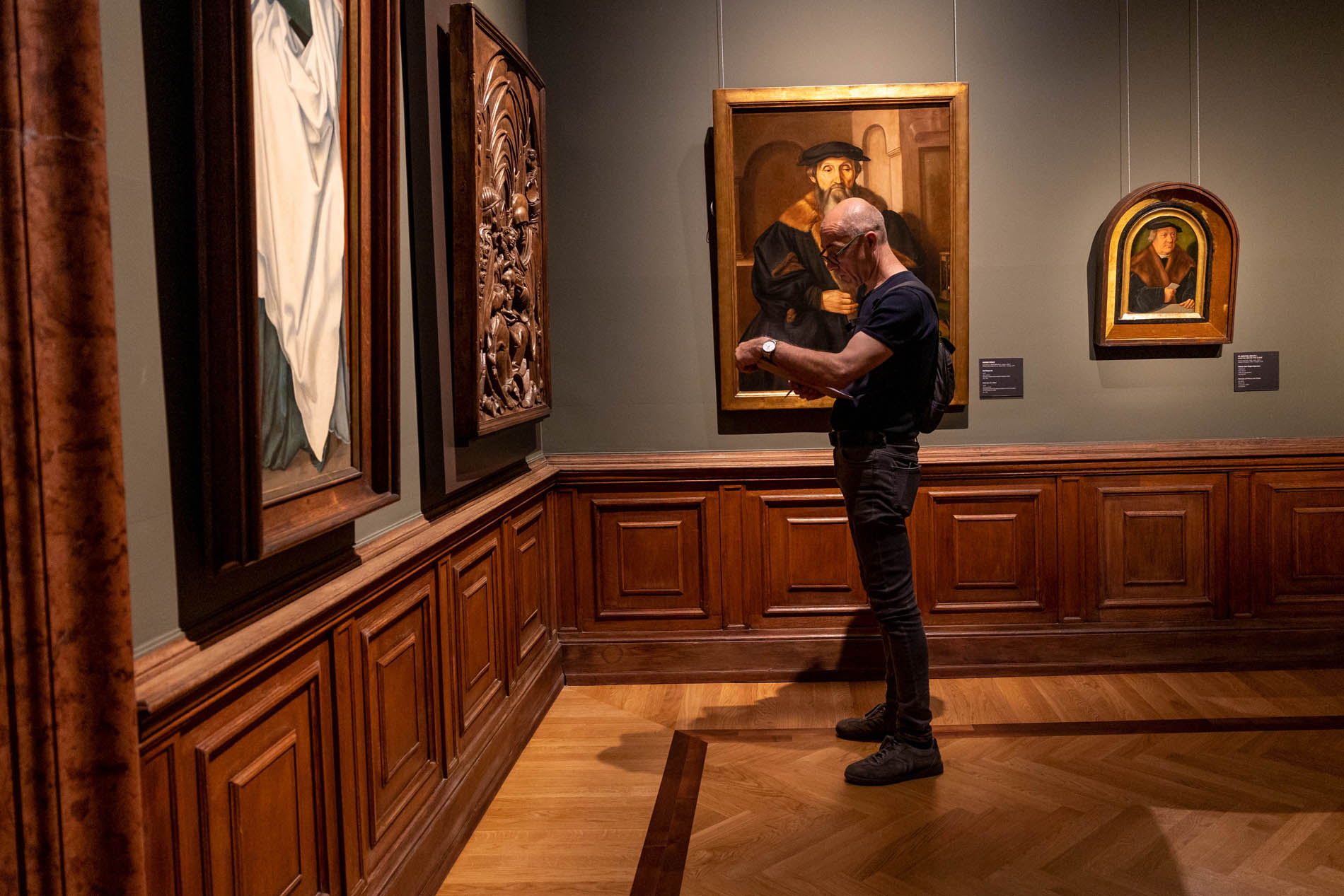 Motívumokat gyűjtő grafikus