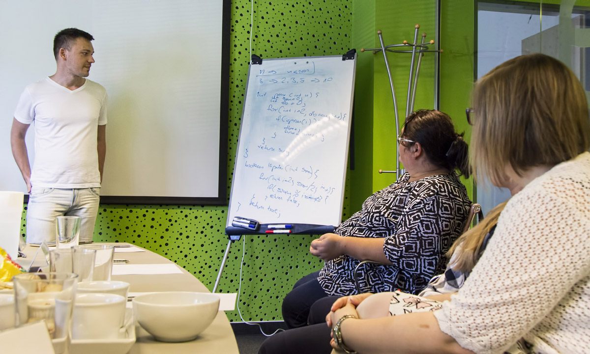 Szoftverfejlesztő OKJ képzés